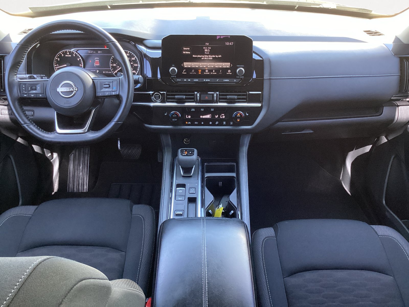 Used 2024 Nissan Pathfinder SV FWD image 4