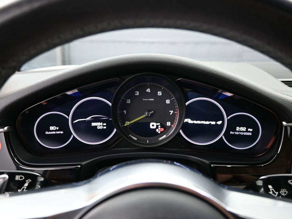 Used 2018 Porsche Panamera 4 image 7