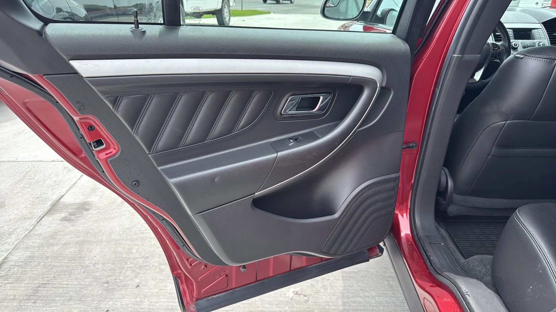 Used 2017 Ford Taurus SEL image 17