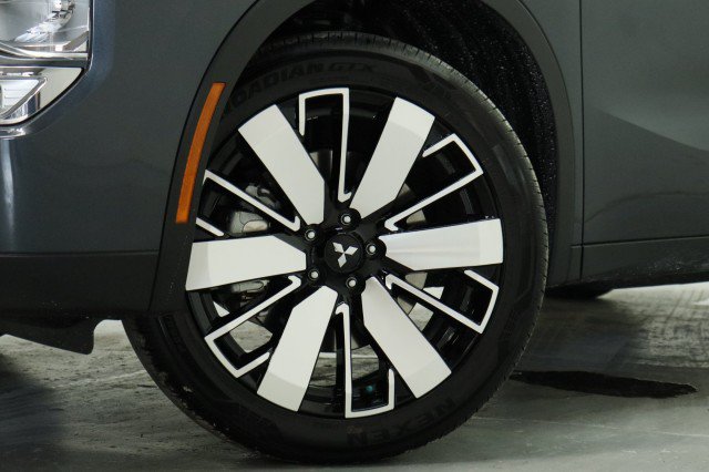 New 2026 Mitsubishi Outlander SE FWD image 3