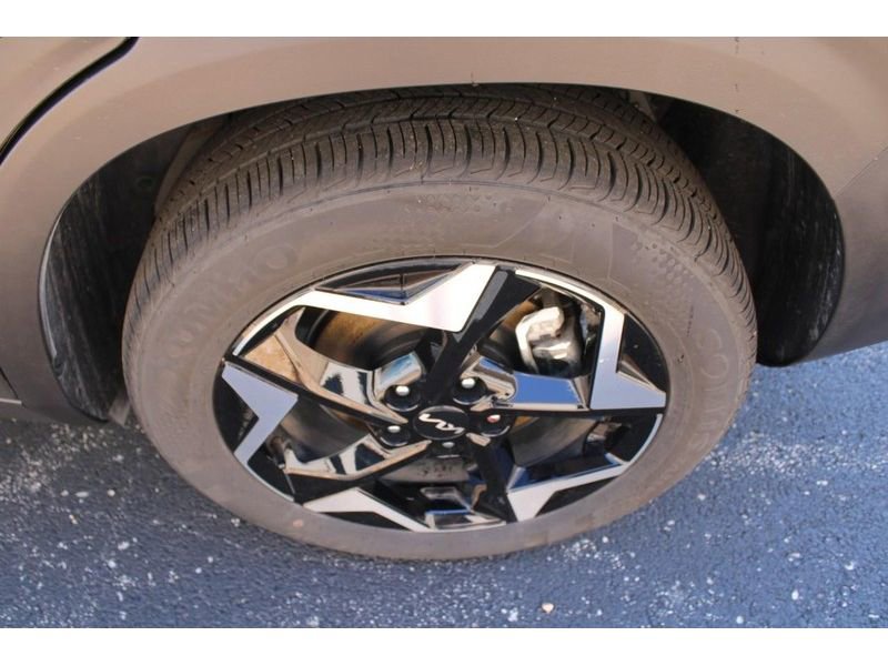 Used 2025 Kia Seltos EX AWD/4WD image 8