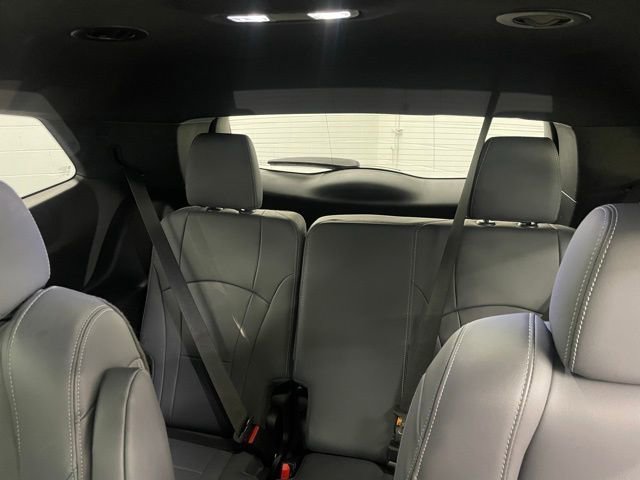 Used 2023 Buick Enclave Essence w/ LPO, Touring Package image 14