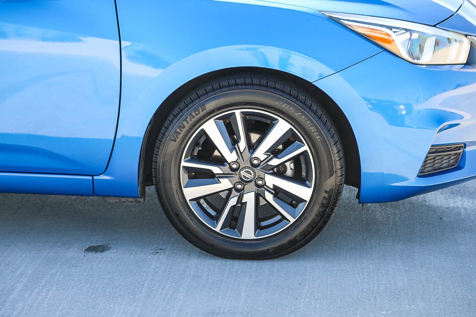 Used 2021 Nissan Versa SV FWD image 10