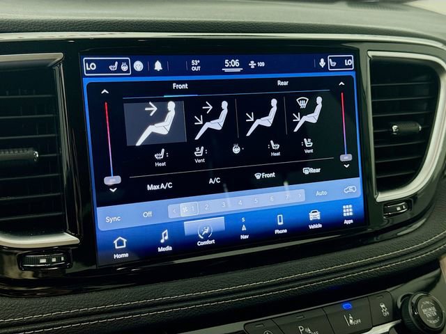 Used 2021 Chrysler Pacifica Limited AWD/4WD image 16