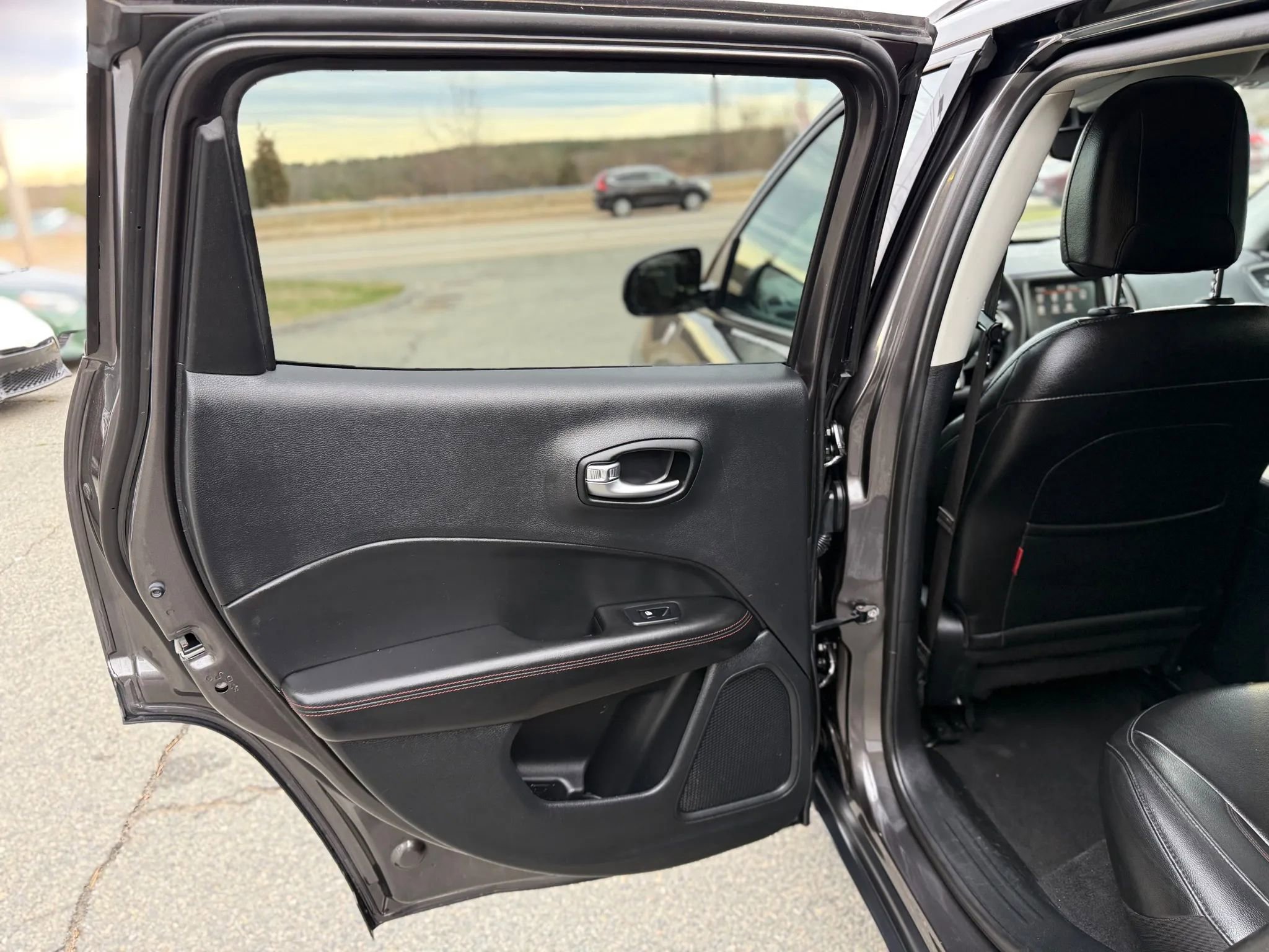 Used 2021 Jeep Compass Trailhawk image 28