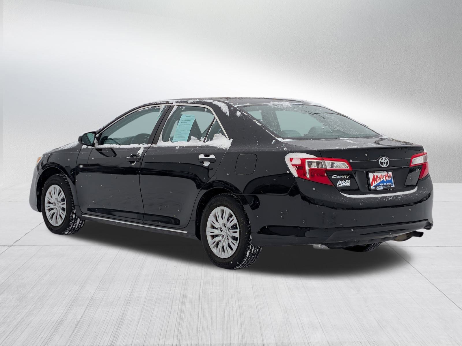Used 2013 Toyota Camry LE image 5