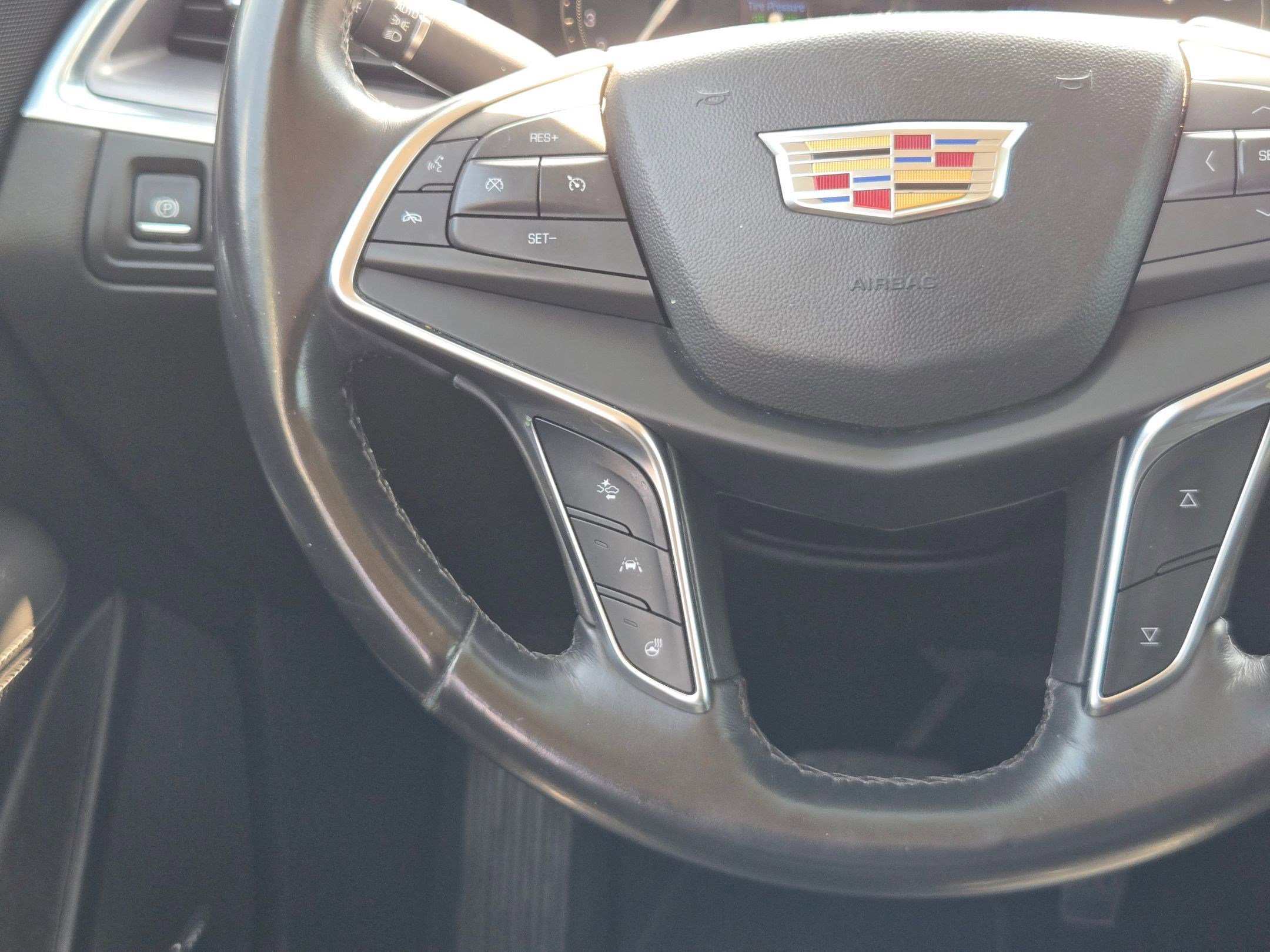 Used 2018 Cadillac XT5 Premium Luxury FWD image 22