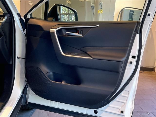 Used 2019 Toyota RAV4 XLE w/ All Weather Liner Package AWD/4WD image 30