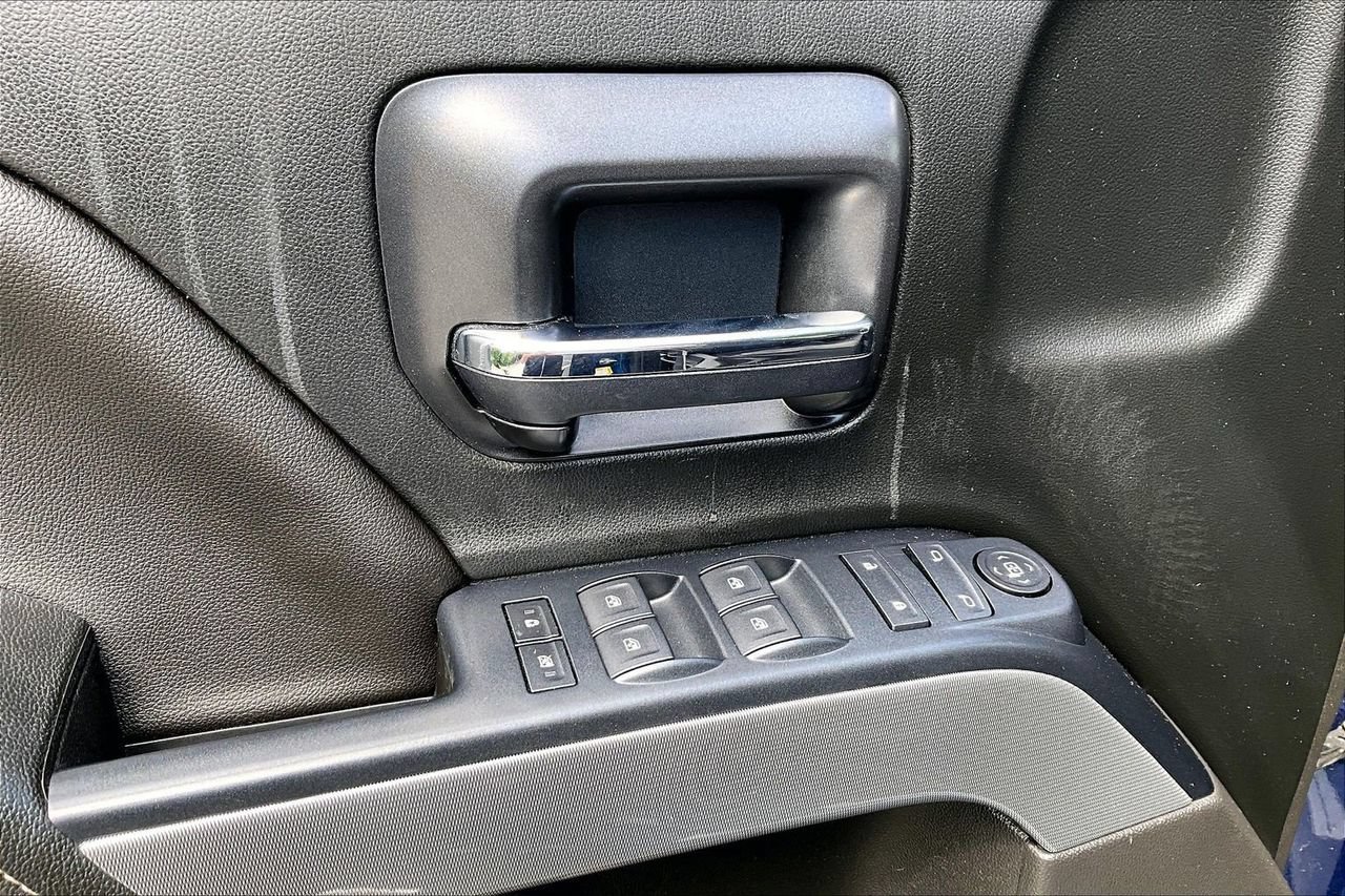 Used 2018 Chevrolet Silverado 1500 LT w/ All Star Edition AWD/4WD image 25