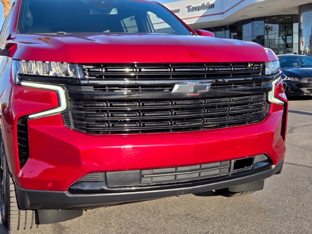 Used 2023 Chevrolet Suburban RST AWD/4WD image 8