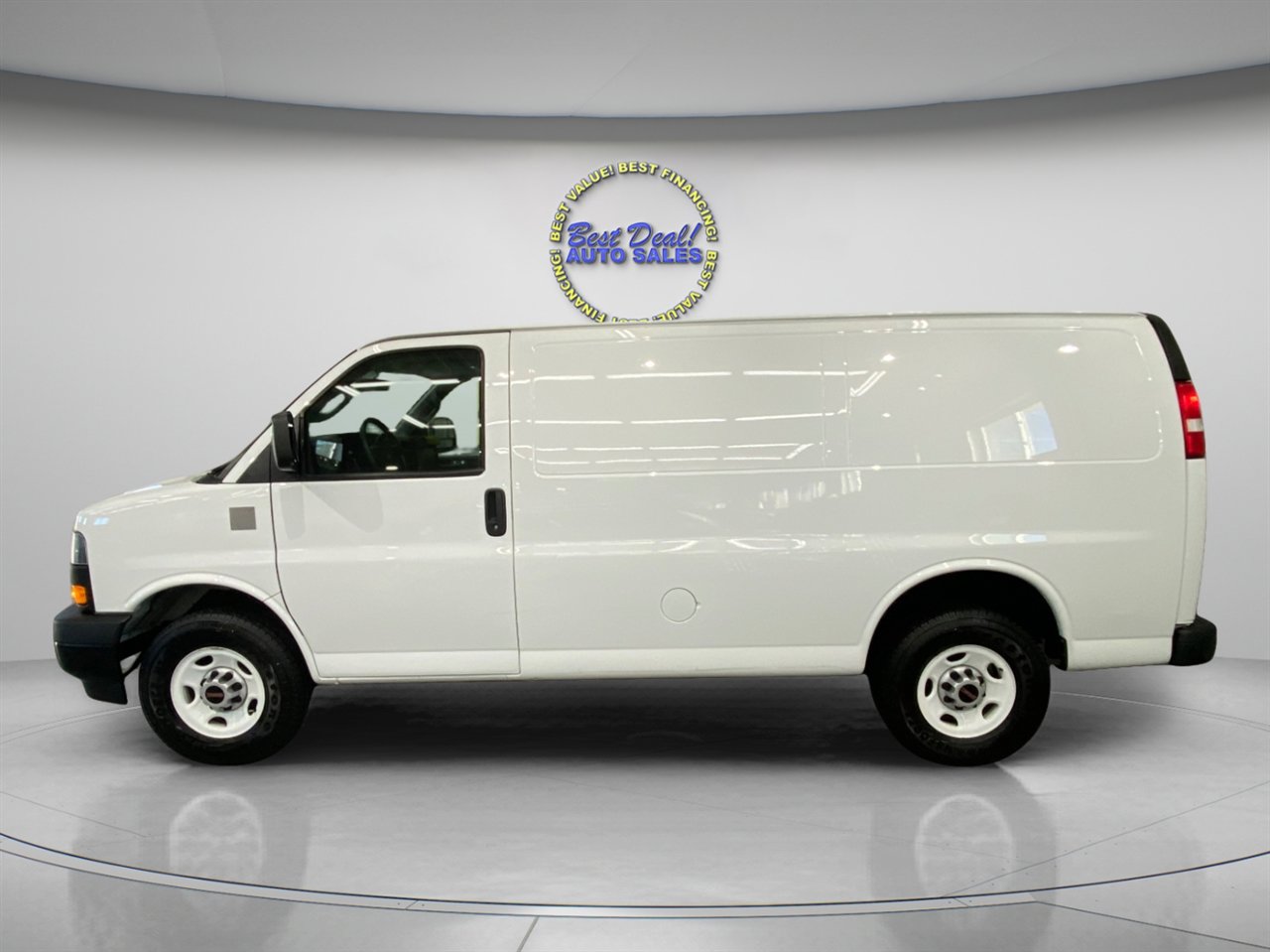 Used 2022 GMC Savana 2500 image 4