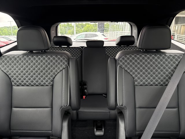 New 2026 GMC Acadia Denali w/ Super Cruise Package FWD image 20