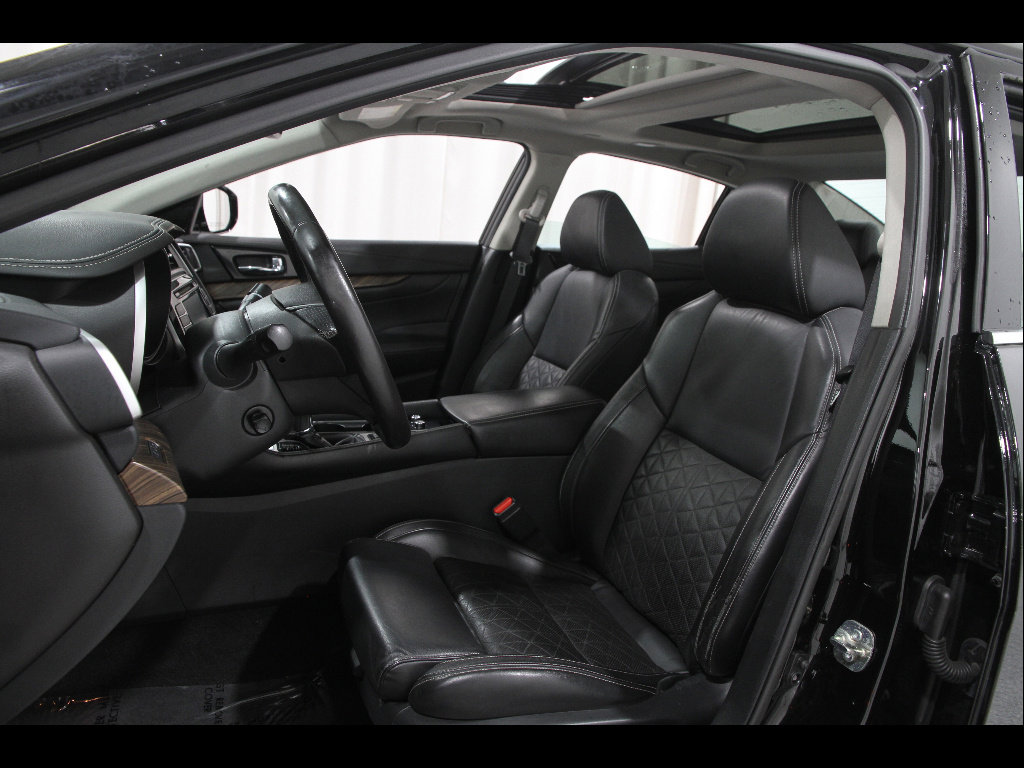 Used 2017 Nissan Maxima Platinum FWD image 5
