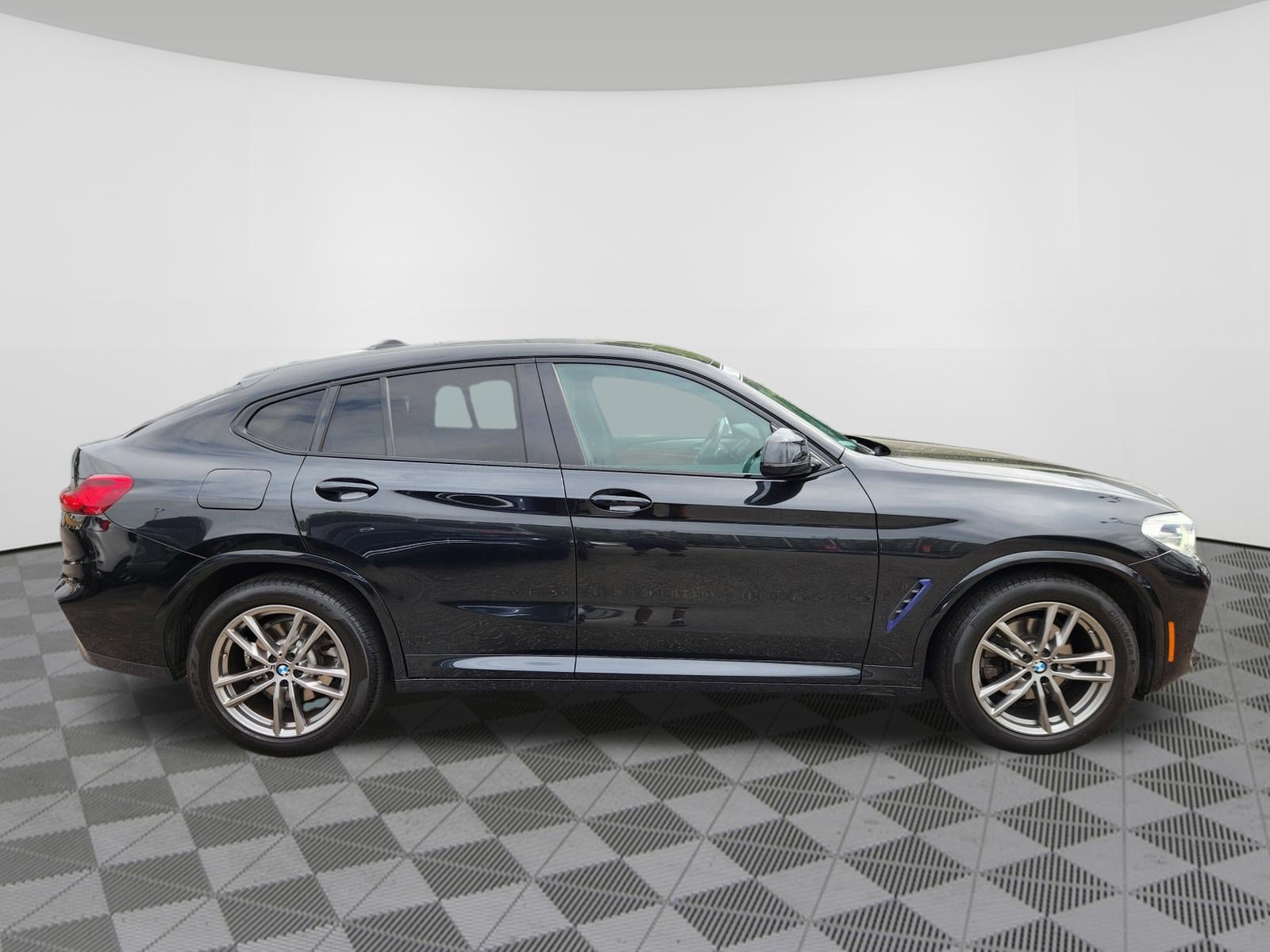Used 2021 BMW X4 xDrive30i w/ M Sport Package AWD/4WD image 6
