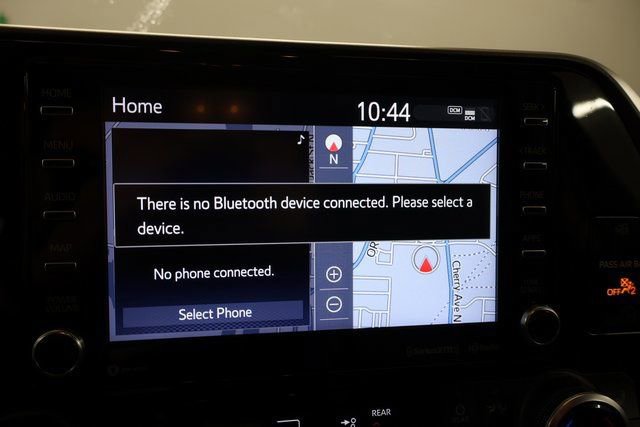 Used 2021 Toyota Highlander XLE AWD/4WD image 24