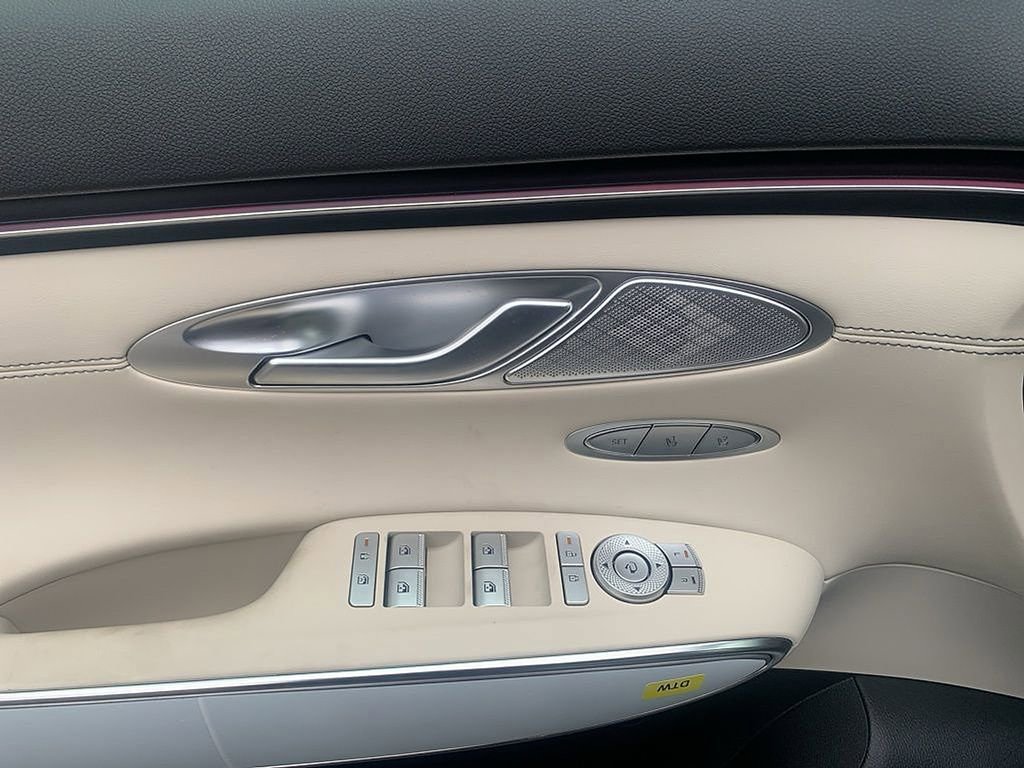 Used 2026 Genesis GV70 2.5T Select image 5