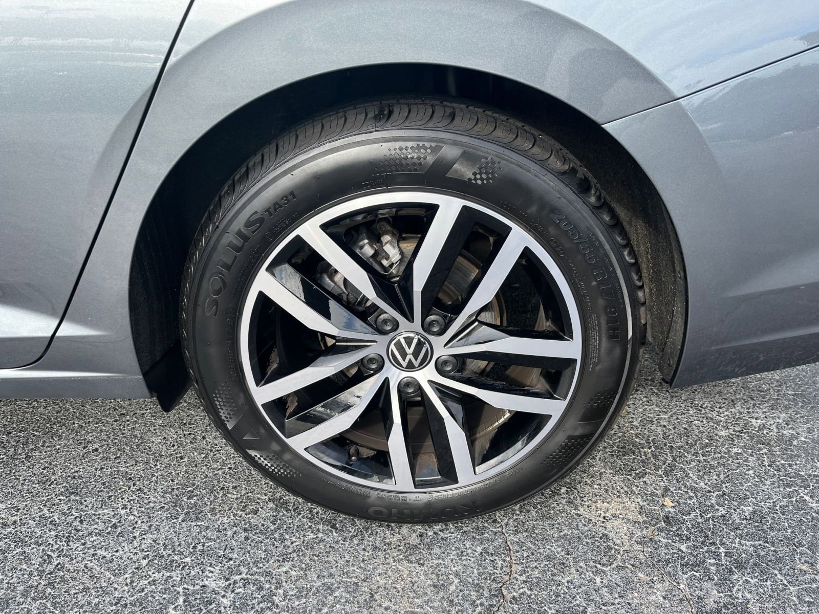 Used 2025 Volkswagen Jetta SE image 31