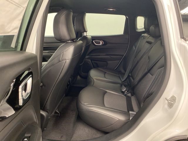 New 2026 Jeep Compass Latitude image 19