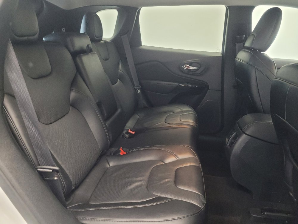 Used 2023 Jeep Cherokee Altitude Lux image 19