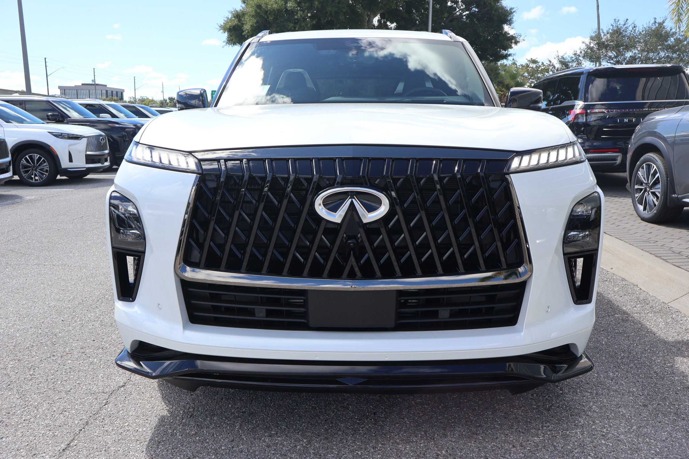 New 2026 INFINITI QX80 4WD image 9