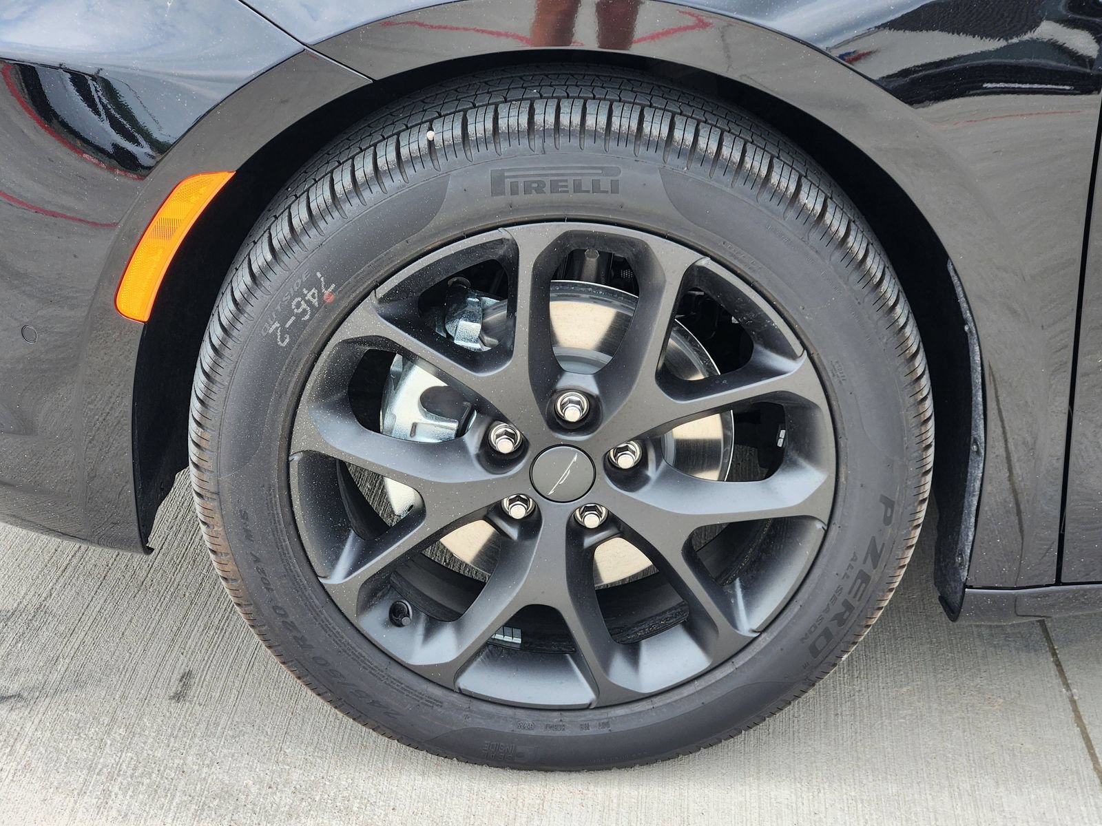 New 2027 Chrysler Pacifica Limited w/ S Appearance Package FWD image 11