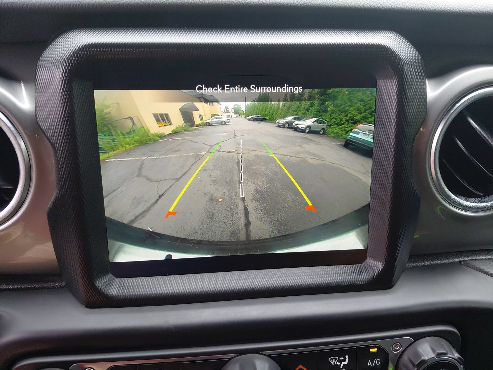Used 2022 Jeep Wrangler Unlimited Sahara w/ LED Lighting Group AWD/4WD image 5