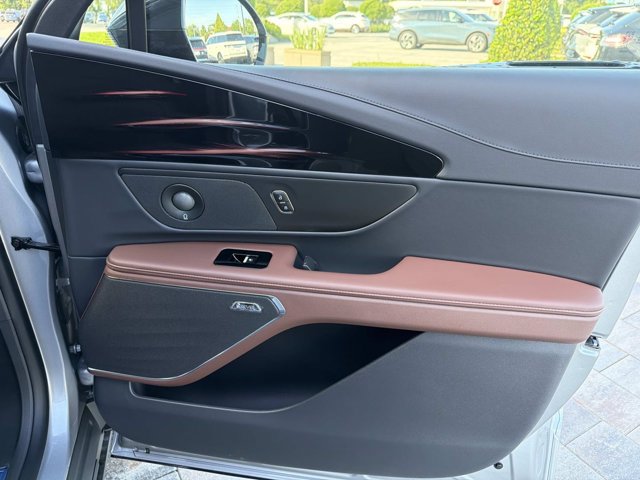 New 2026 Lincoln Nautilus Reserve w/ Jet Appearance Package AWD/4WD image 17