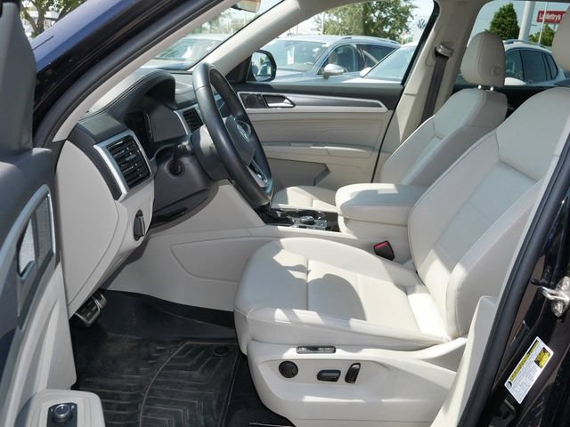 Certified 2022 Volkswagen Atlas SEL R-Line AWD/4WD image 13