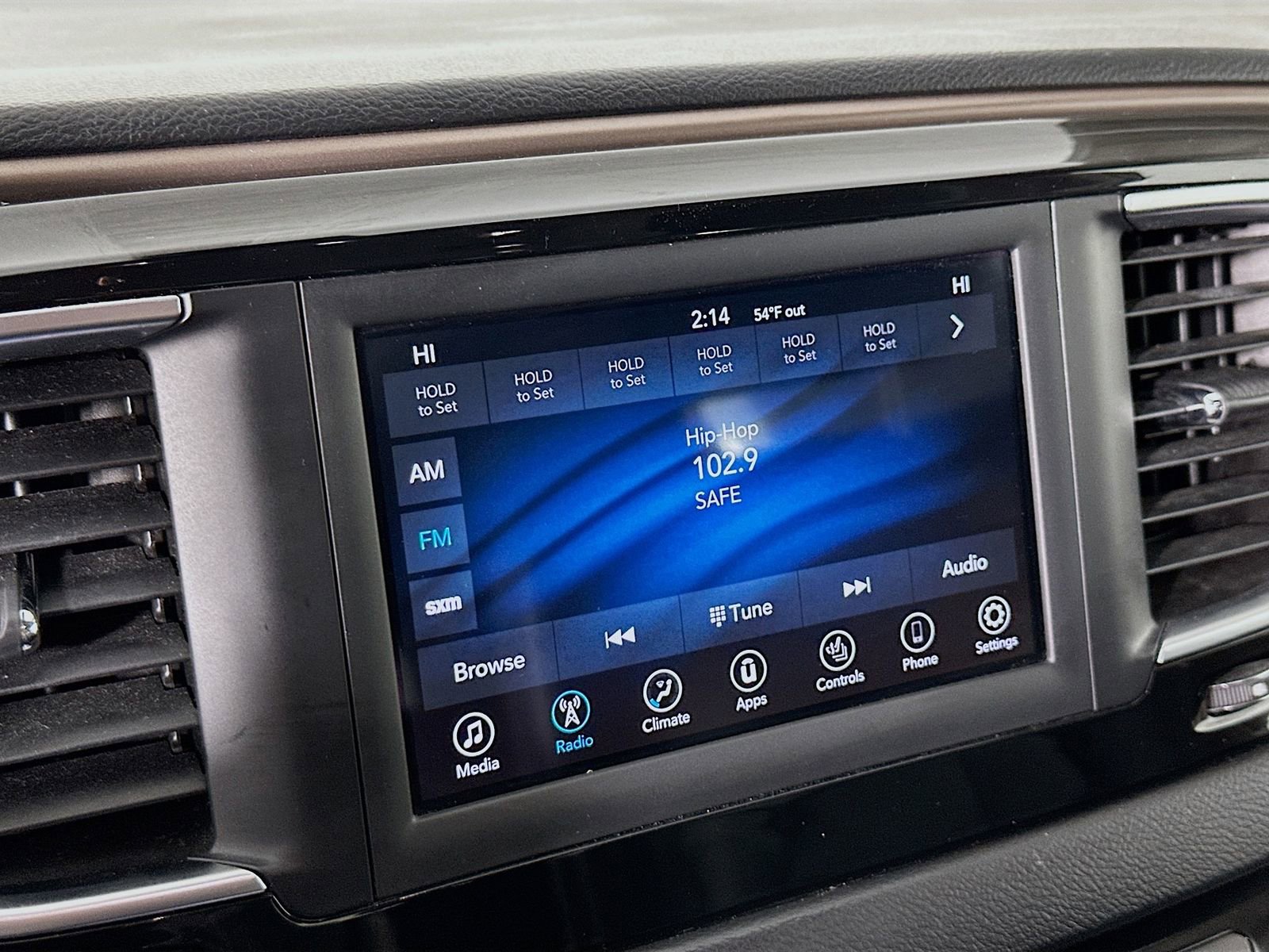 Used 2019 Chrysler Pacifica Touring-L image 15