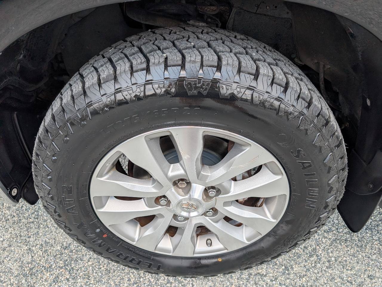 Used 2012 Toyota Tundra Limited w/ Platinum Pkg AWD/4WD image 10