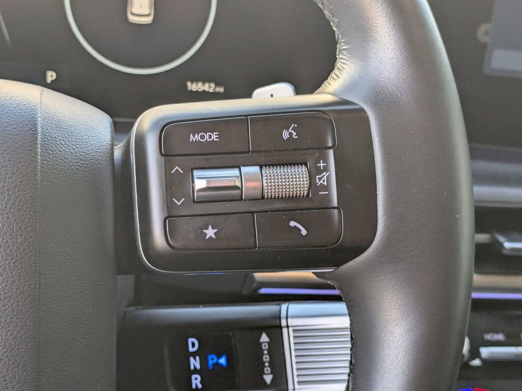 Used 2025 Hyundai Santa Fe Limited image 28