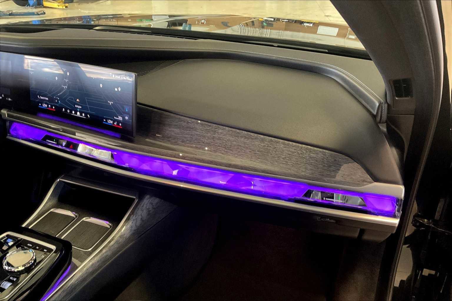 Used 2023 BMW i7 xDrive60 image 17