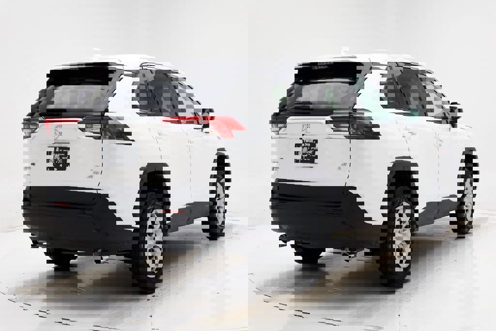 Used 2024 Toyota RAV4 LE image 8