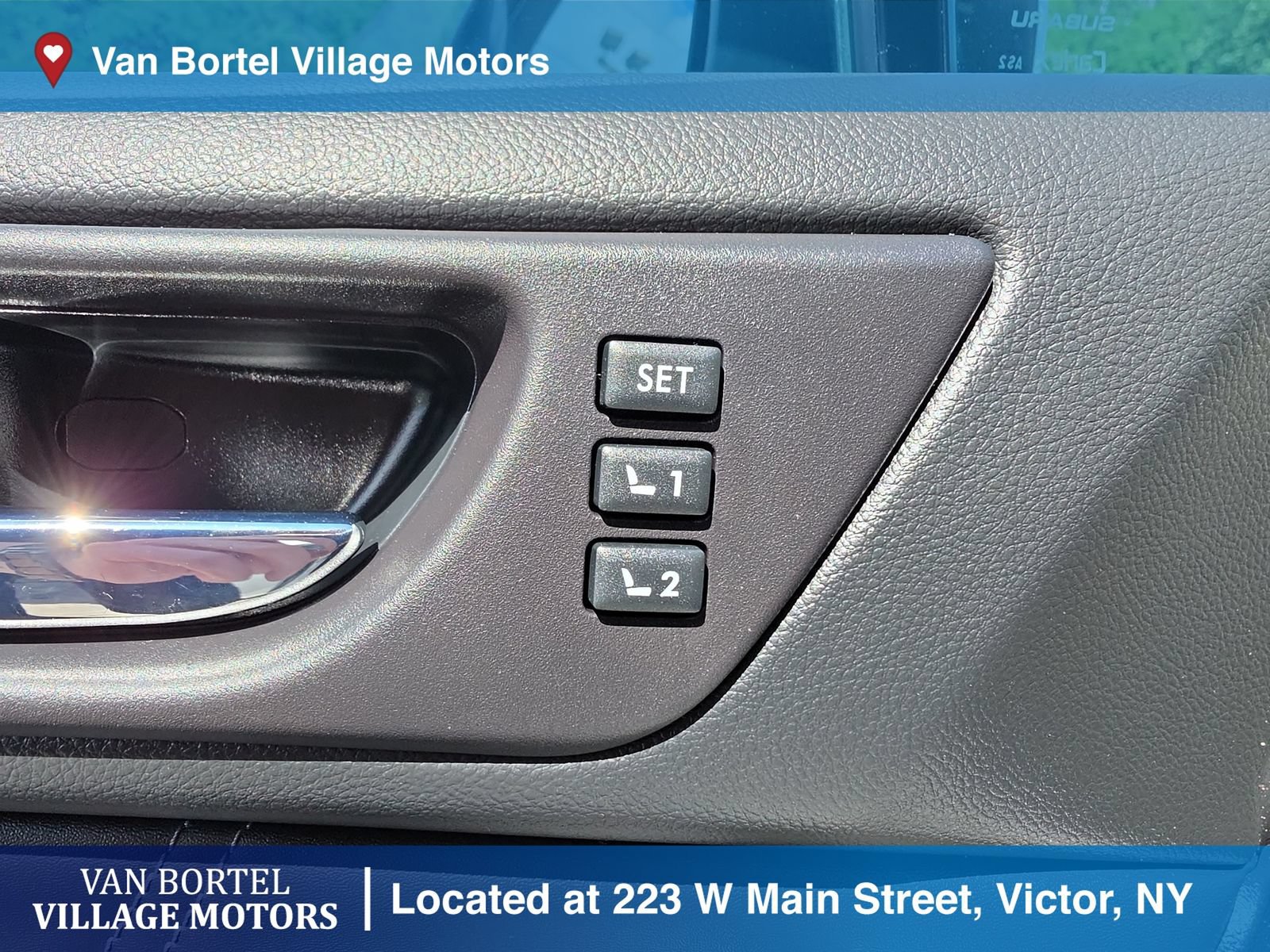 Used 2018 Subaru Legacy 3.6R Limited AWD/4WD image 12