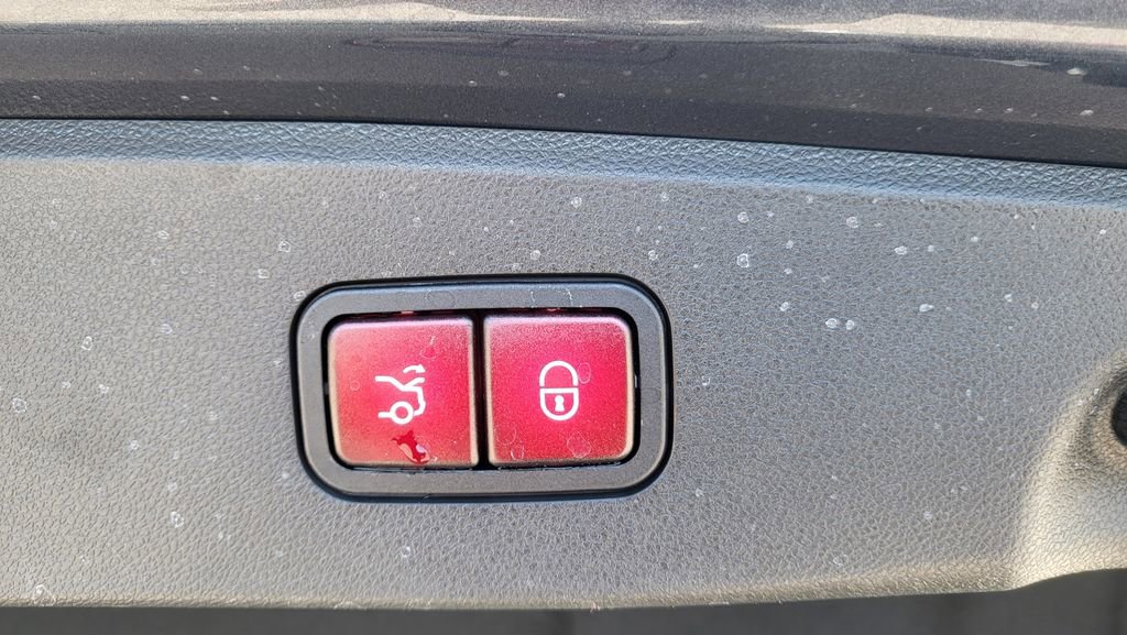 Used 2013 Mercedes-Benz E 350 Sedan image 12