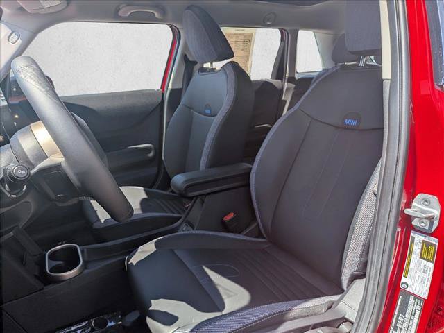 Certified 2025 MINI Cooper 4-Door Hardtop FWD image 17