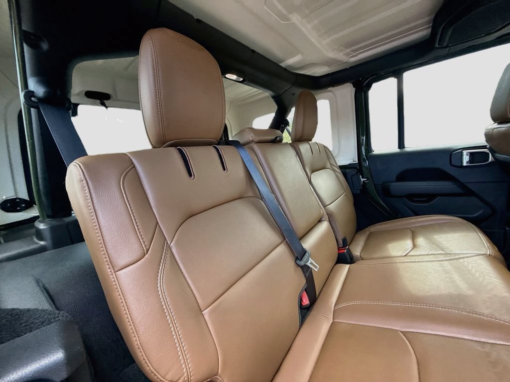 Used 2023 Jeep Wrangler Unlimited Rubicon 4xe w/ Cold Weather Group AWD/4WD image 31