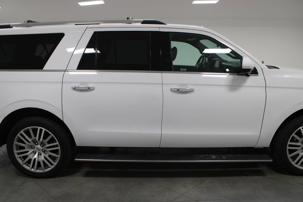 Used 2023 Ford Expedition Max Limited image 11