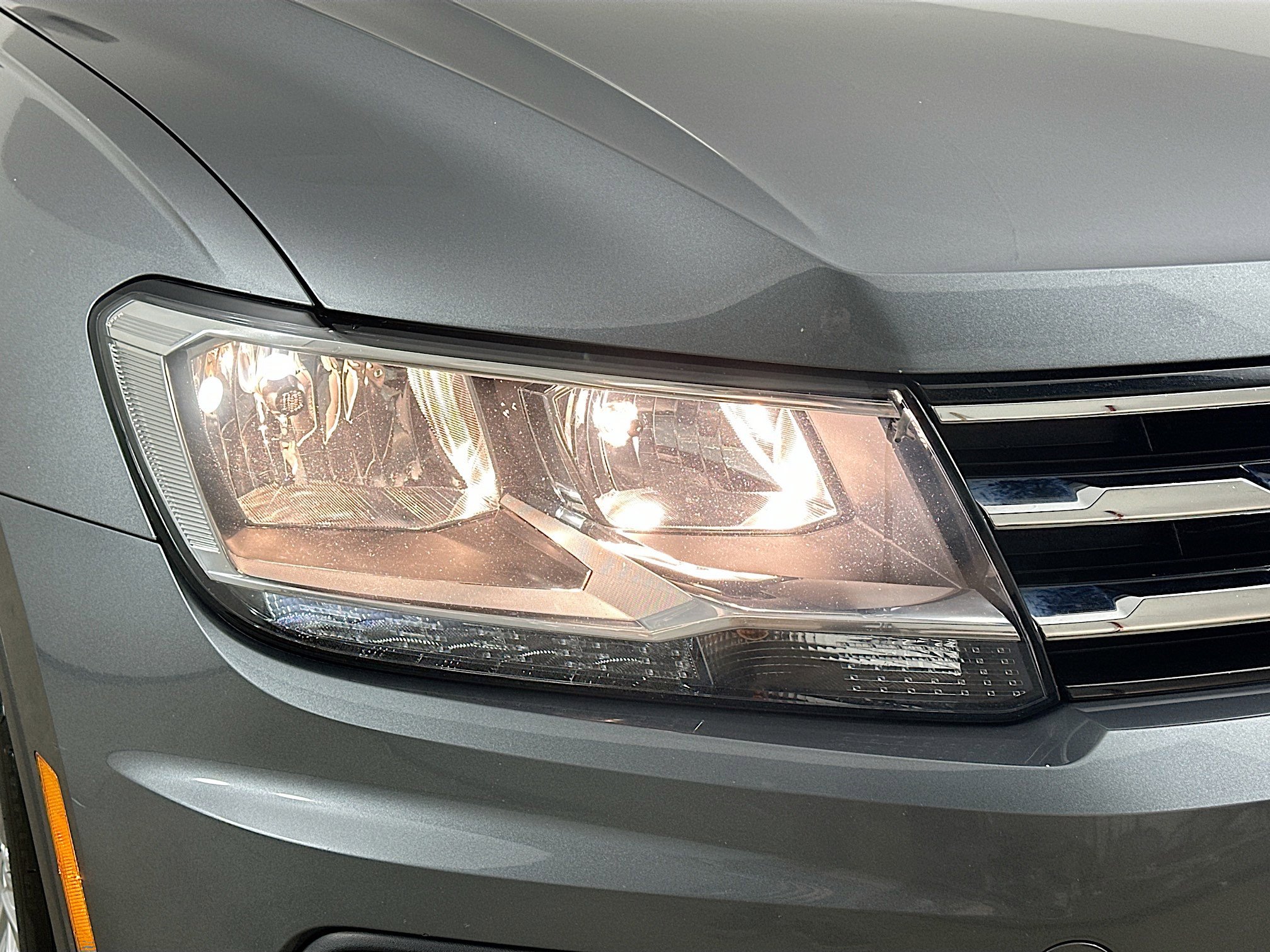 Used 2018 Volkswagen Tiguan S image 39