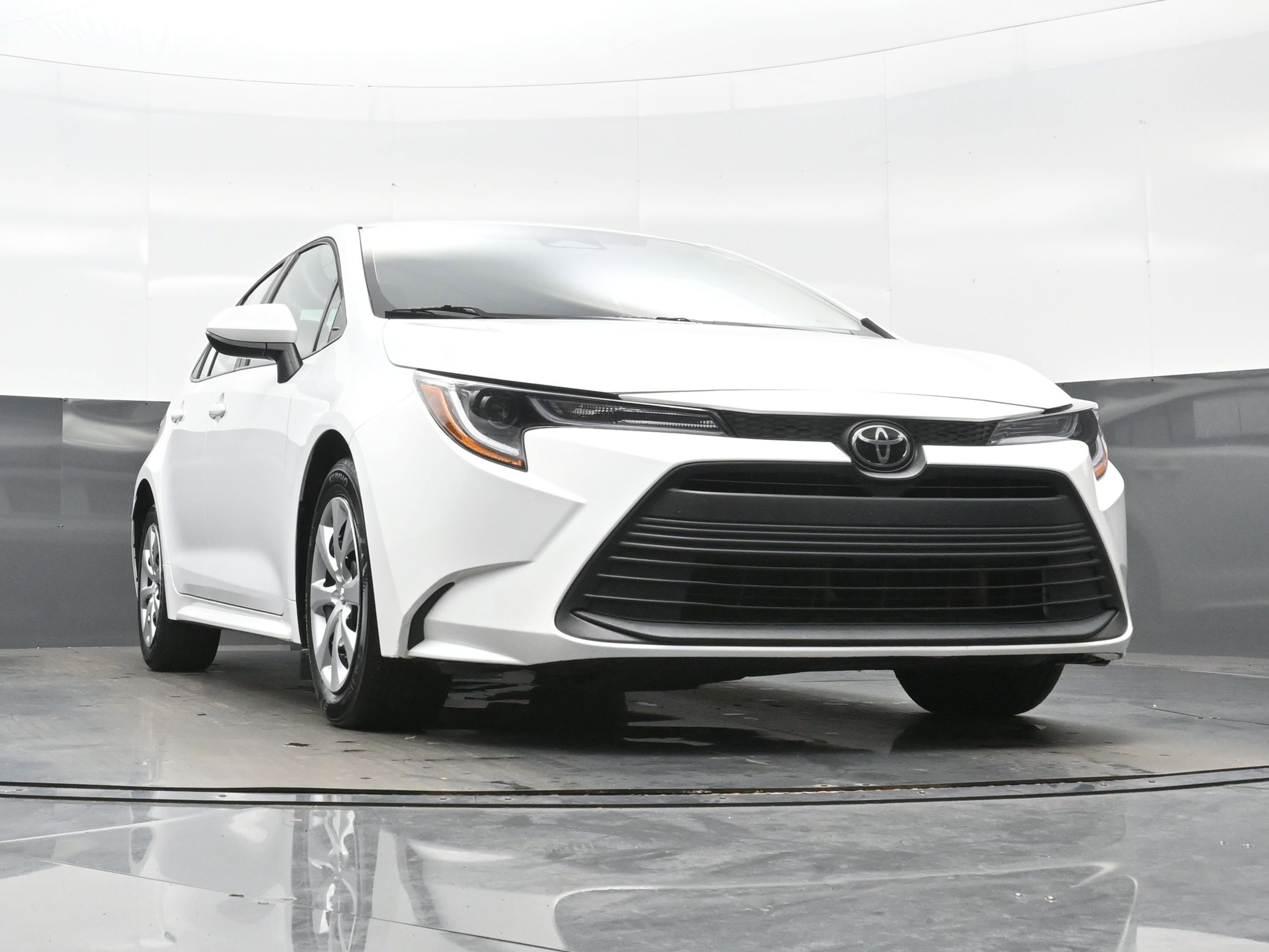 Used 2023 Toyota Corolla LE FWD image 24