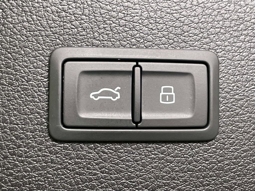 Used 2022 Audi Q5 2.0T Prestige image 21