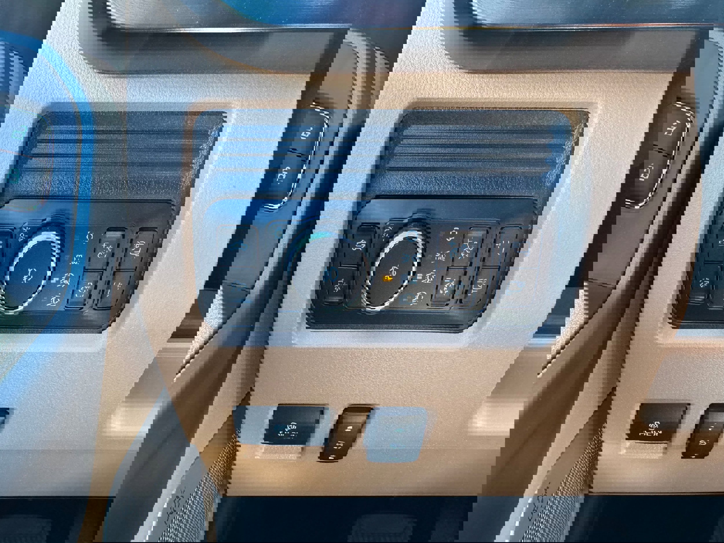 New 2026 Ford F350 Lariat w/ Lariat Premium Package image 38