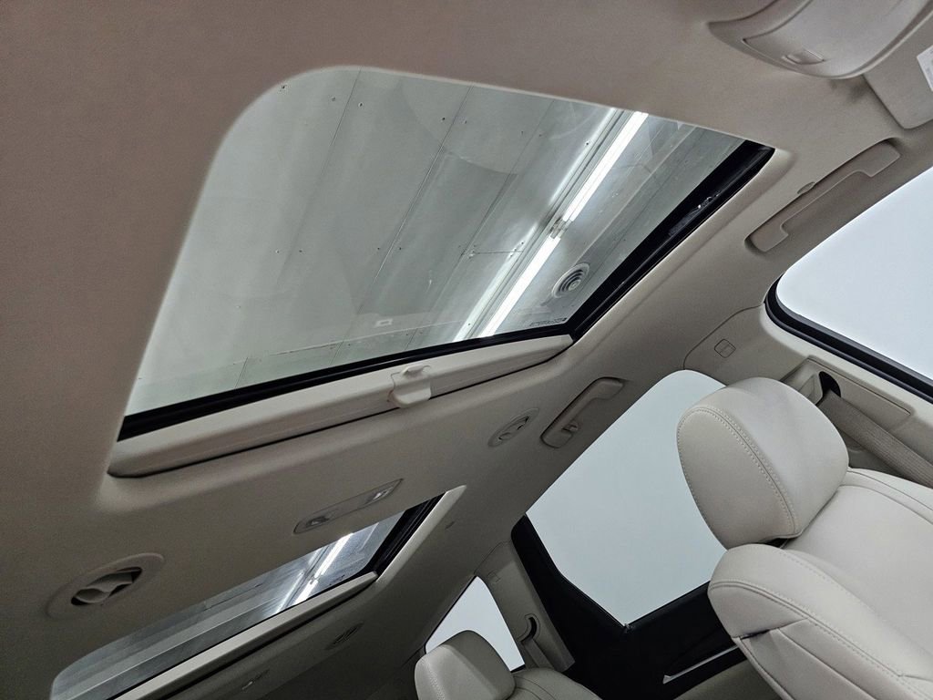 Used 2022 Buick Enclave Premium w/ Experience Buick Package image 23