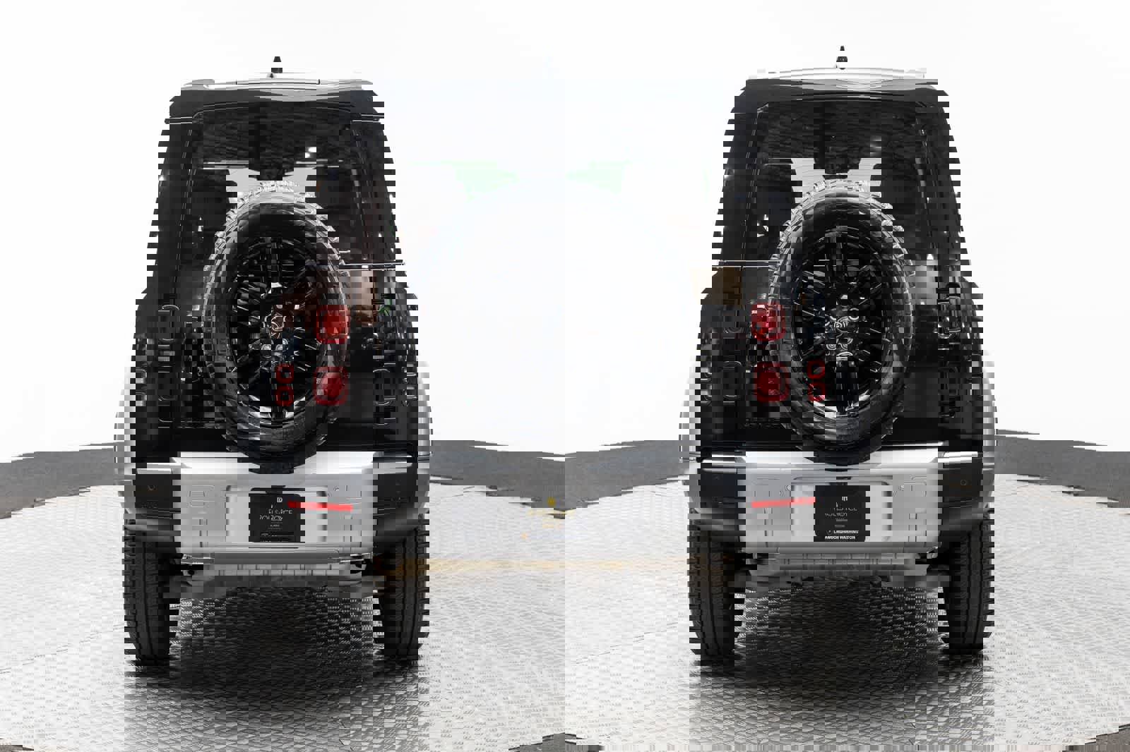 Used 2025 Land Rover Defender 110 S image 5