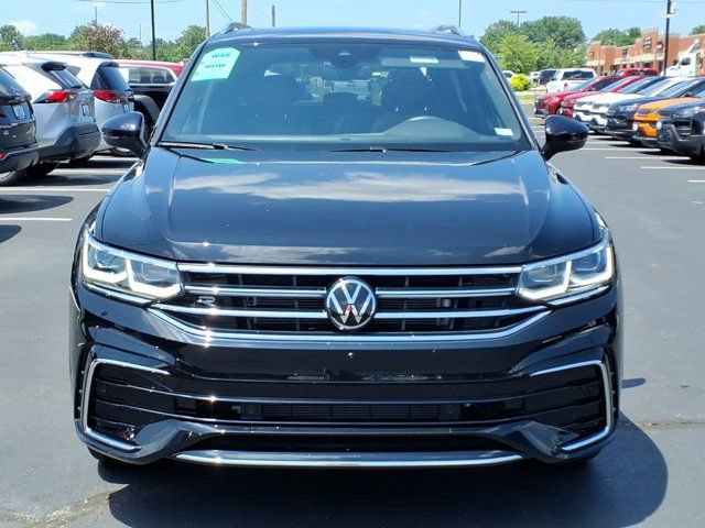 Used 2024 Volkswagen Tiguan SEL R-Line AWD/4WD image 35