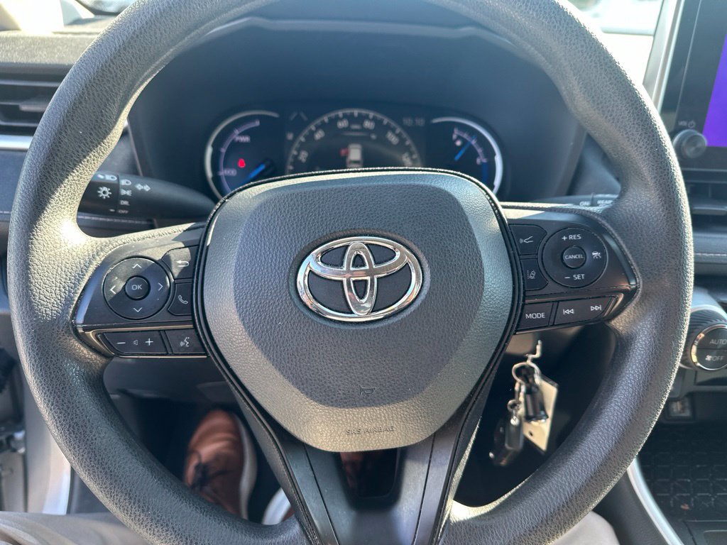 Used 2024 Toyota RAV4 LE AWD/4WD image 13