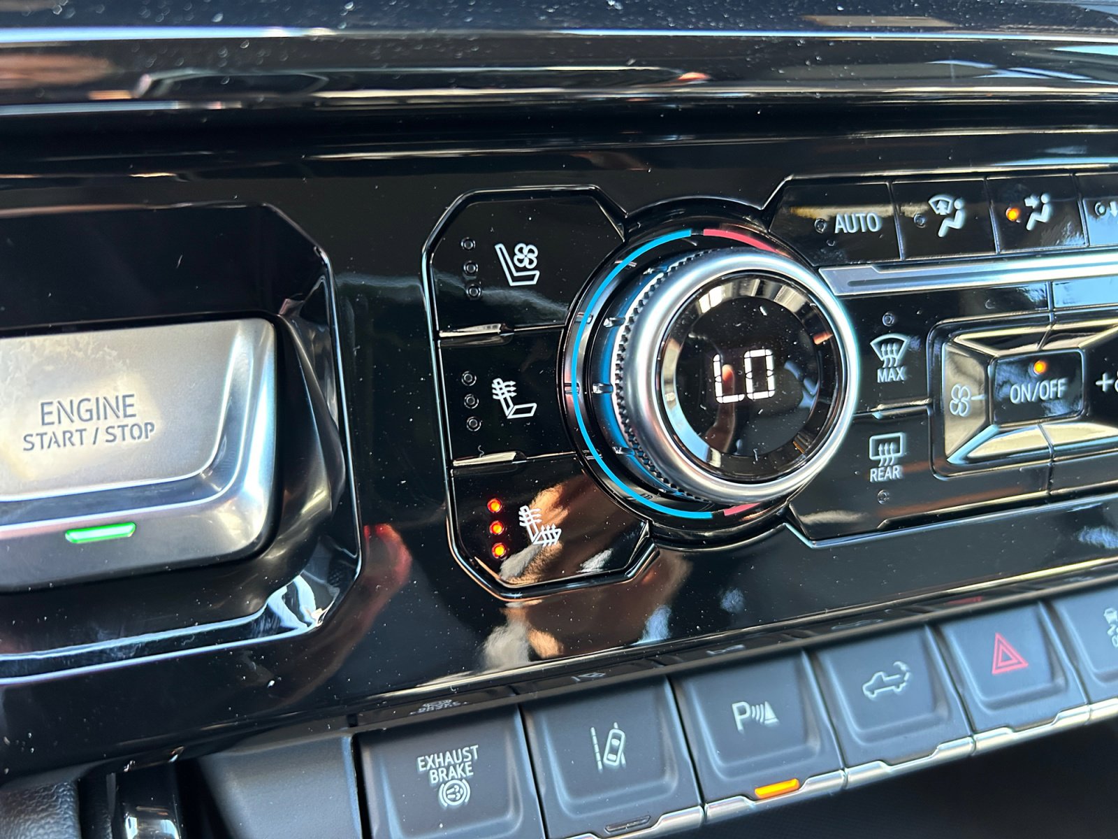 New 2026 GMC Sierra 2500 AT4 w/ AT4 Premium Plus Package image 25