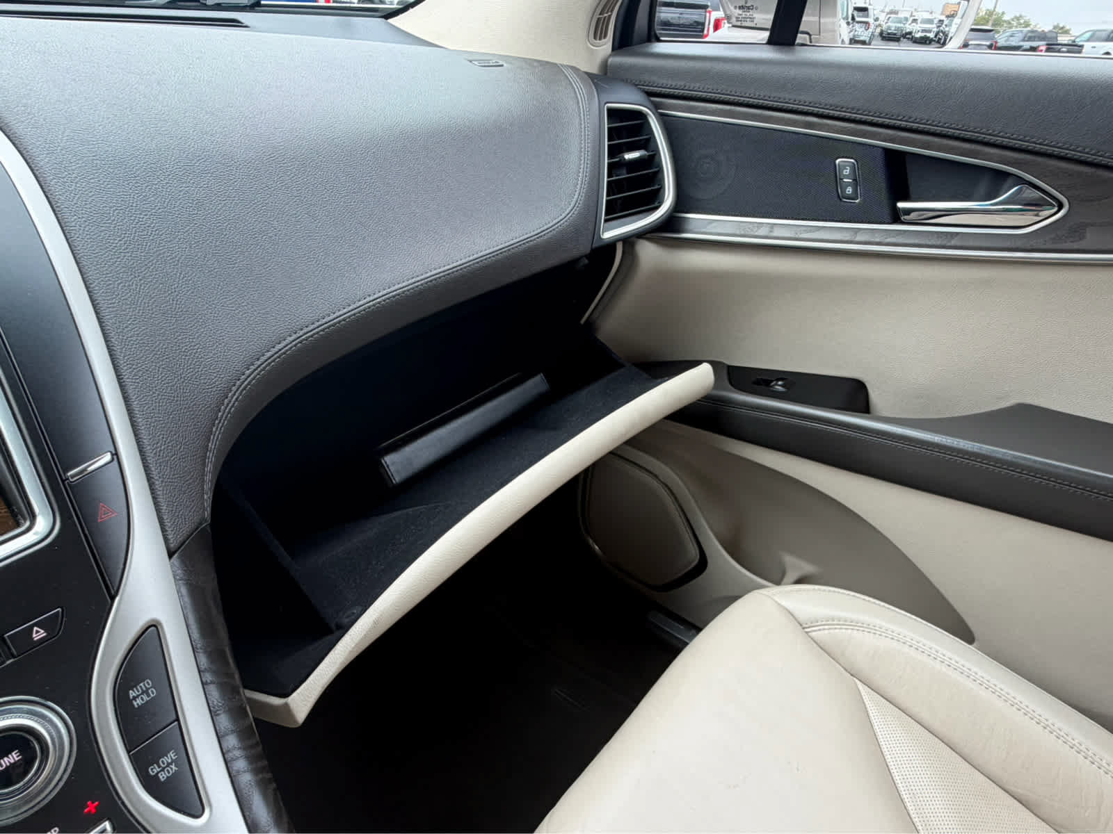 Used 2018 Lincoln MKX Select FWD image 45