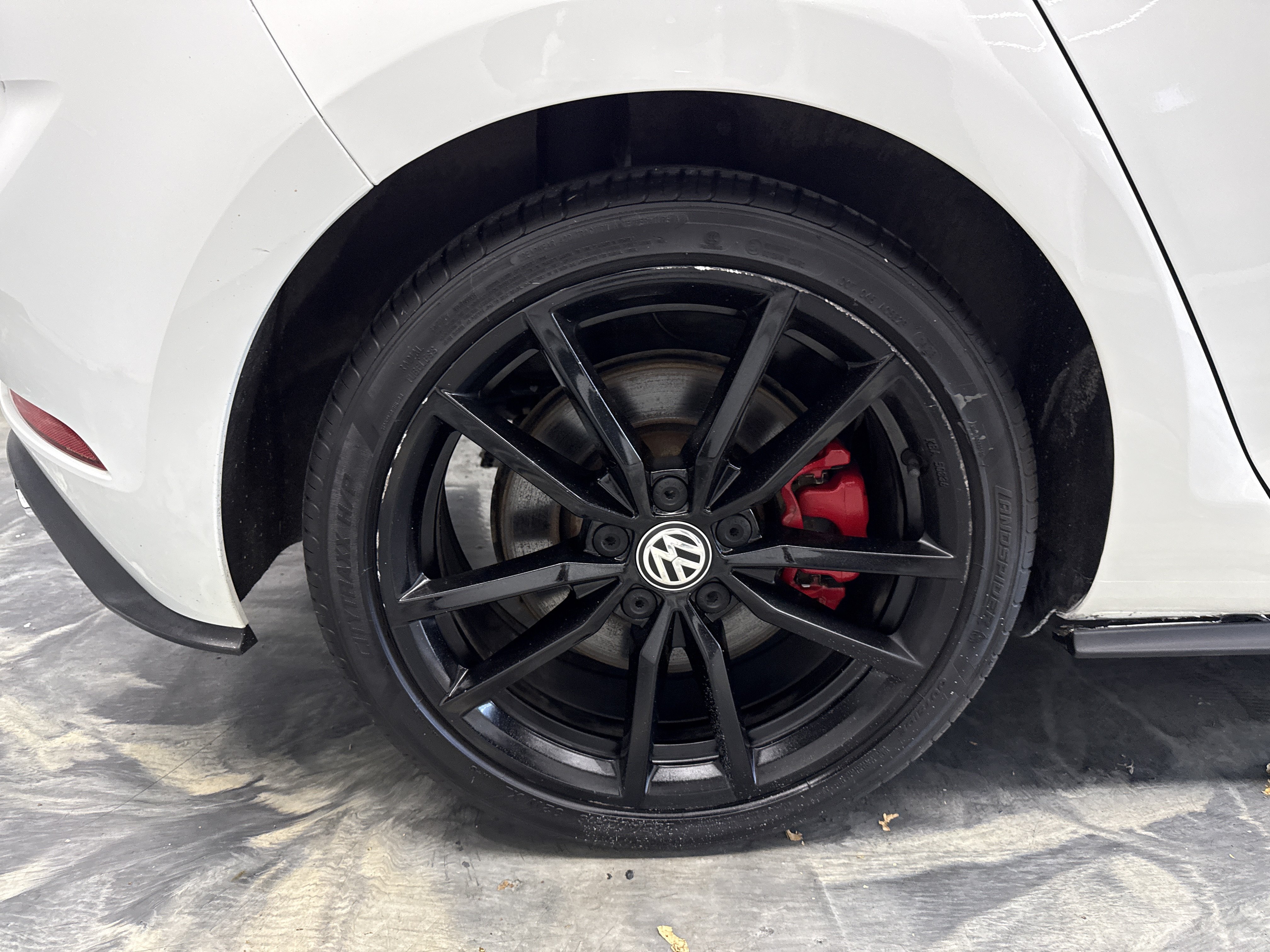 Used 2021 Volkswagen GTI SE FWD image 24