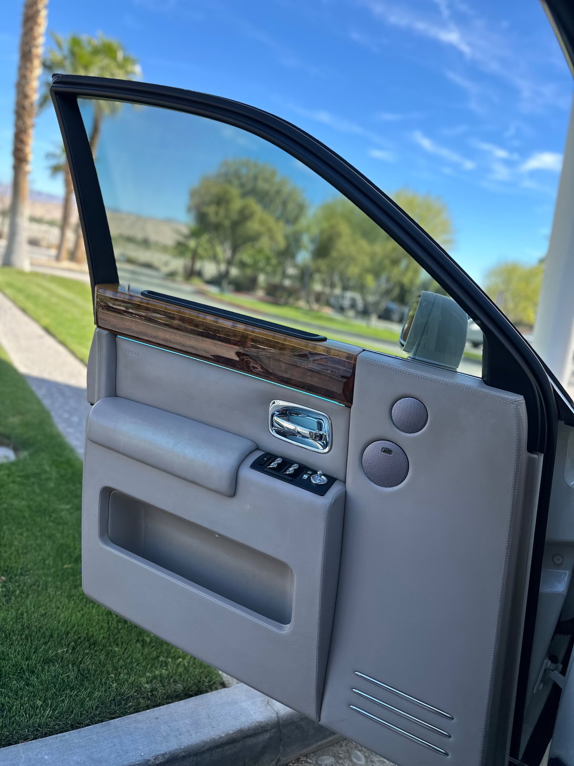 Used 2007 Rolls-Royce Phantom Sedan RWD image 26